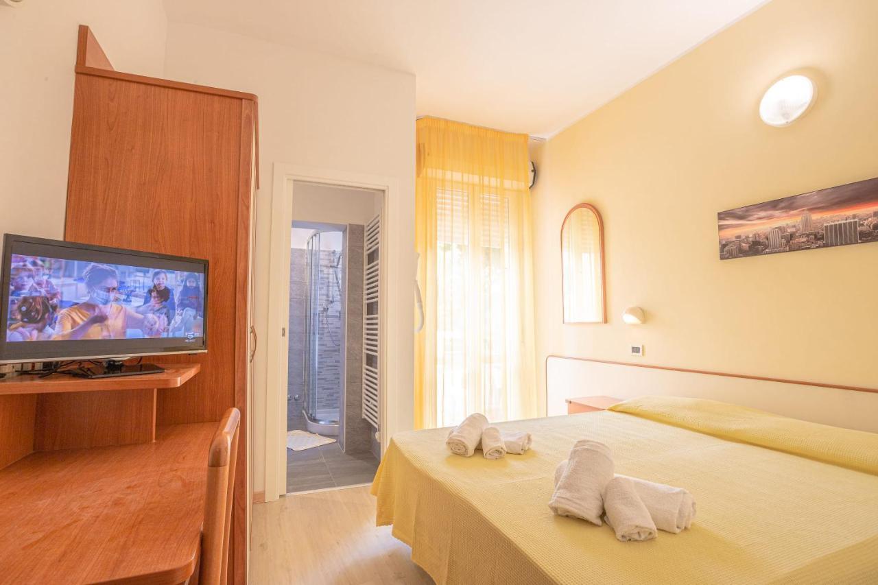 Hotel Paola Garden - Nuova Gestione Bellariva Di Rimini Luaran gambar