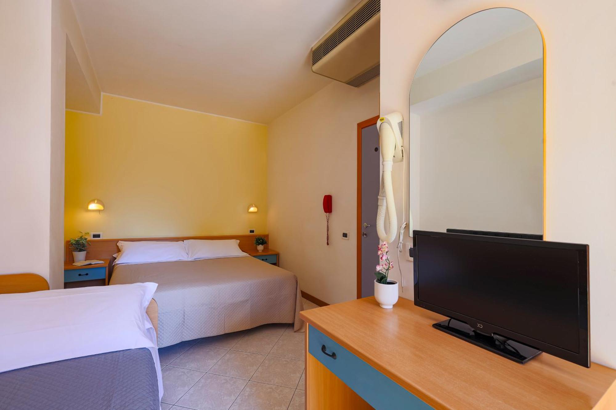 Hotel Paola Garden - Nuova Gestione Bellariva Di Rimini Luaran gambar