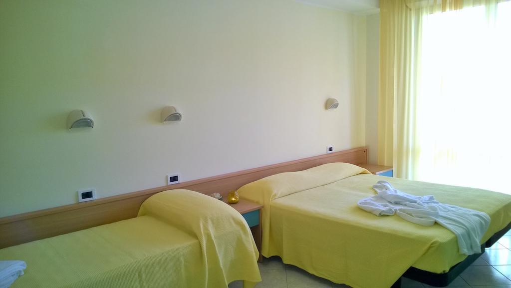 Hotel Paola Garden - Nuova Gestione Bellariva Di Rimini Bilik gambar